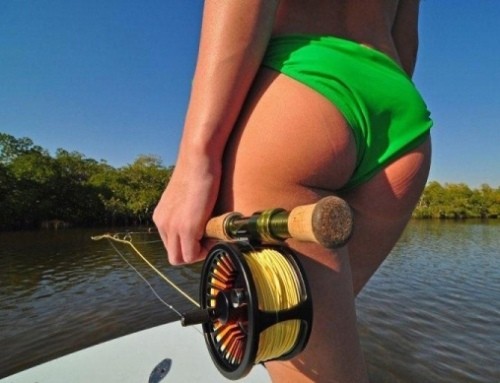 Webs de mujeres pescando en bikini y modelos desnudas con peces que  triunfan en Facebook